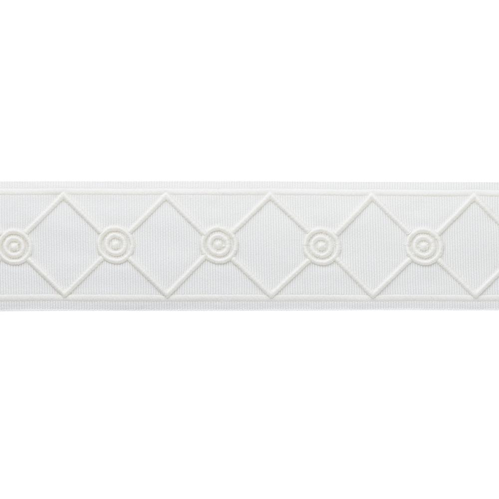 MDS Embroidered Lattice Border