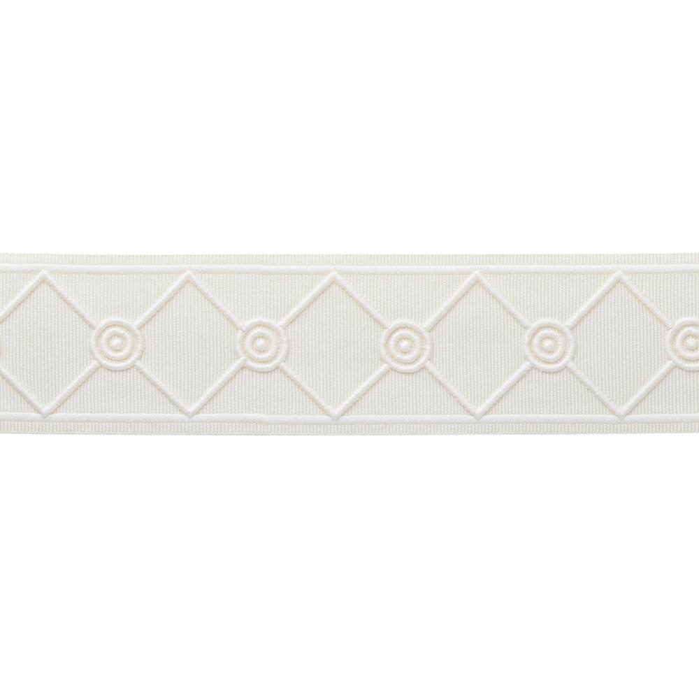 MDS Embroidered Lattice Border