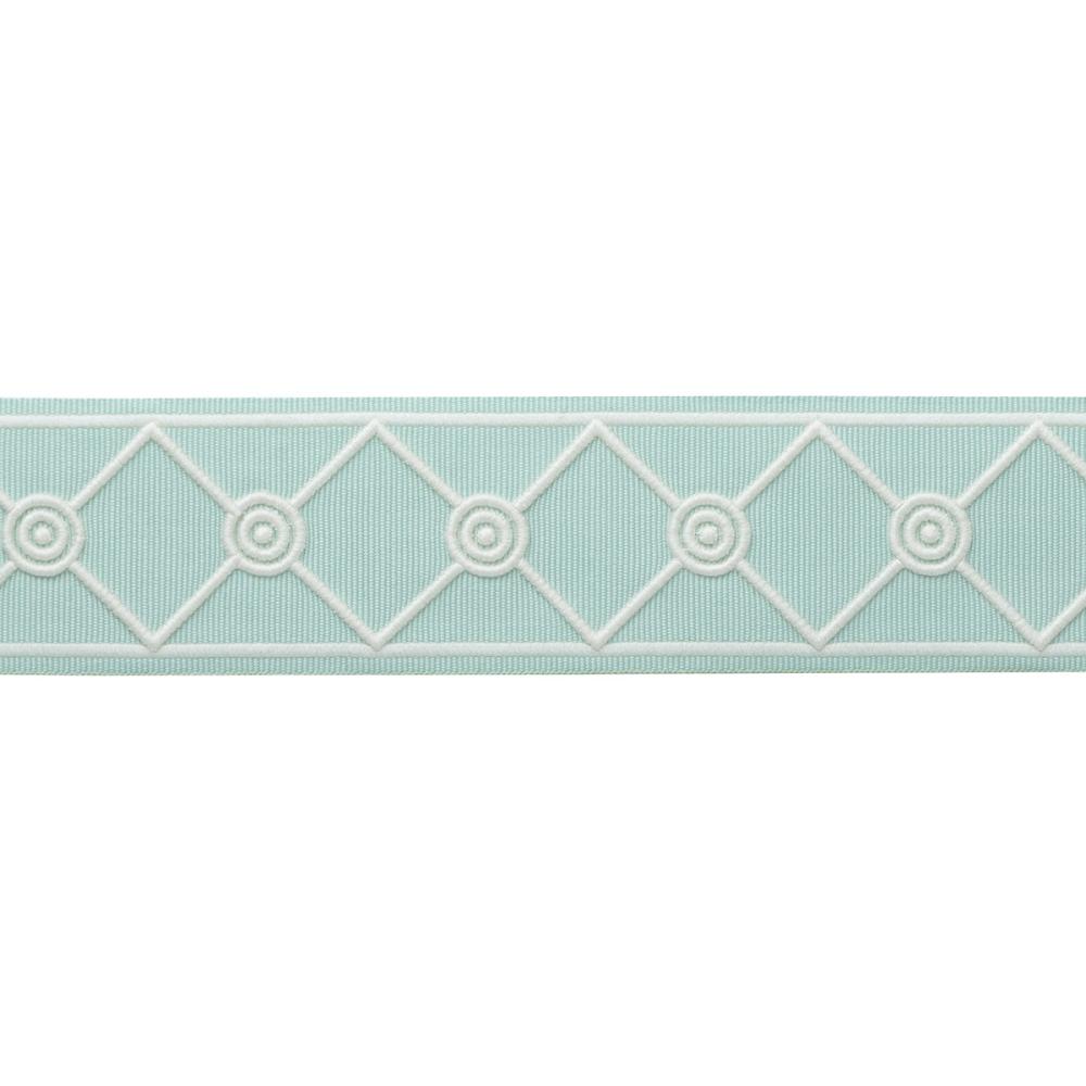 MDS Embroidered Lattice Border