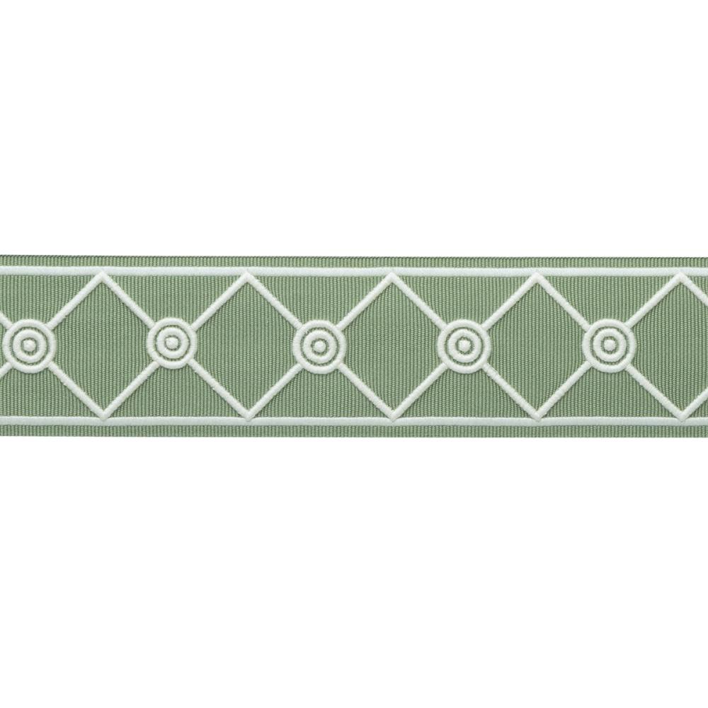 MDS Embroidered Lattice Border