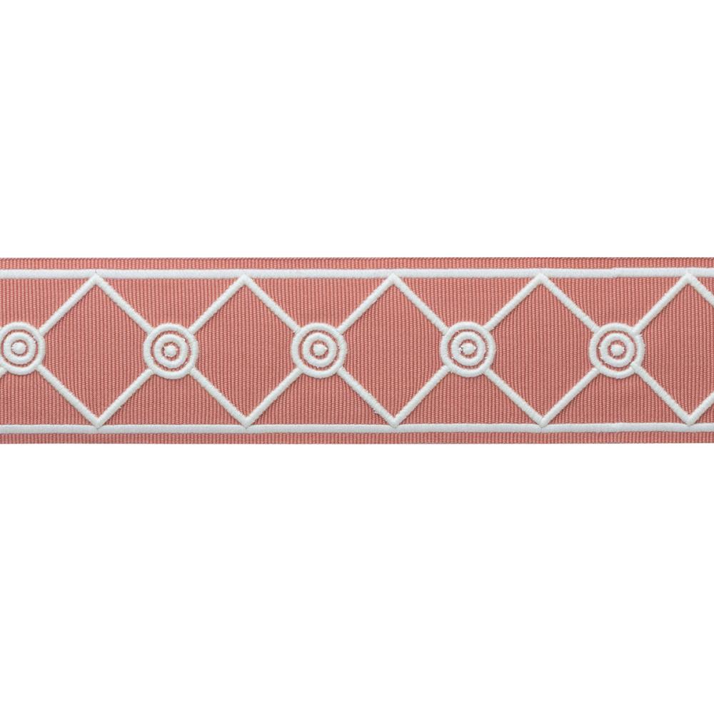 MDS Embroidered Lattice Border